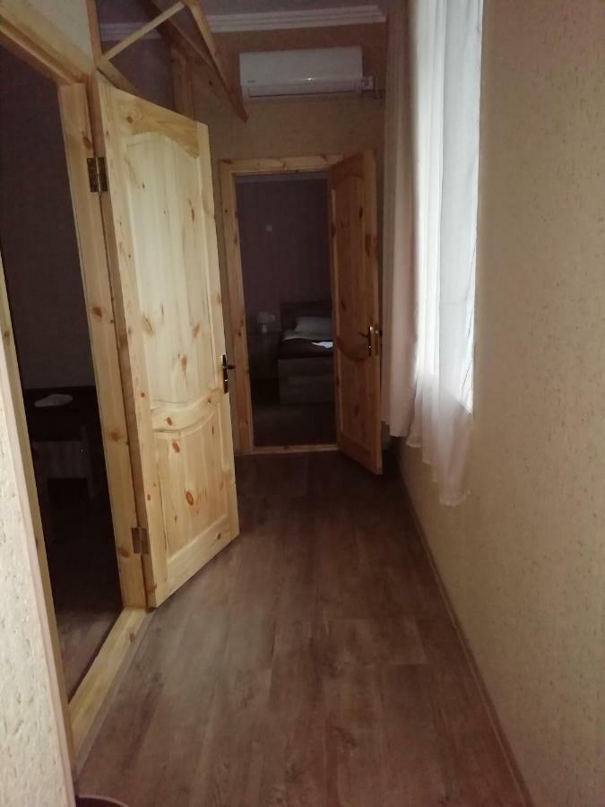 Guest House Elena Kutaisi Exteriör bild